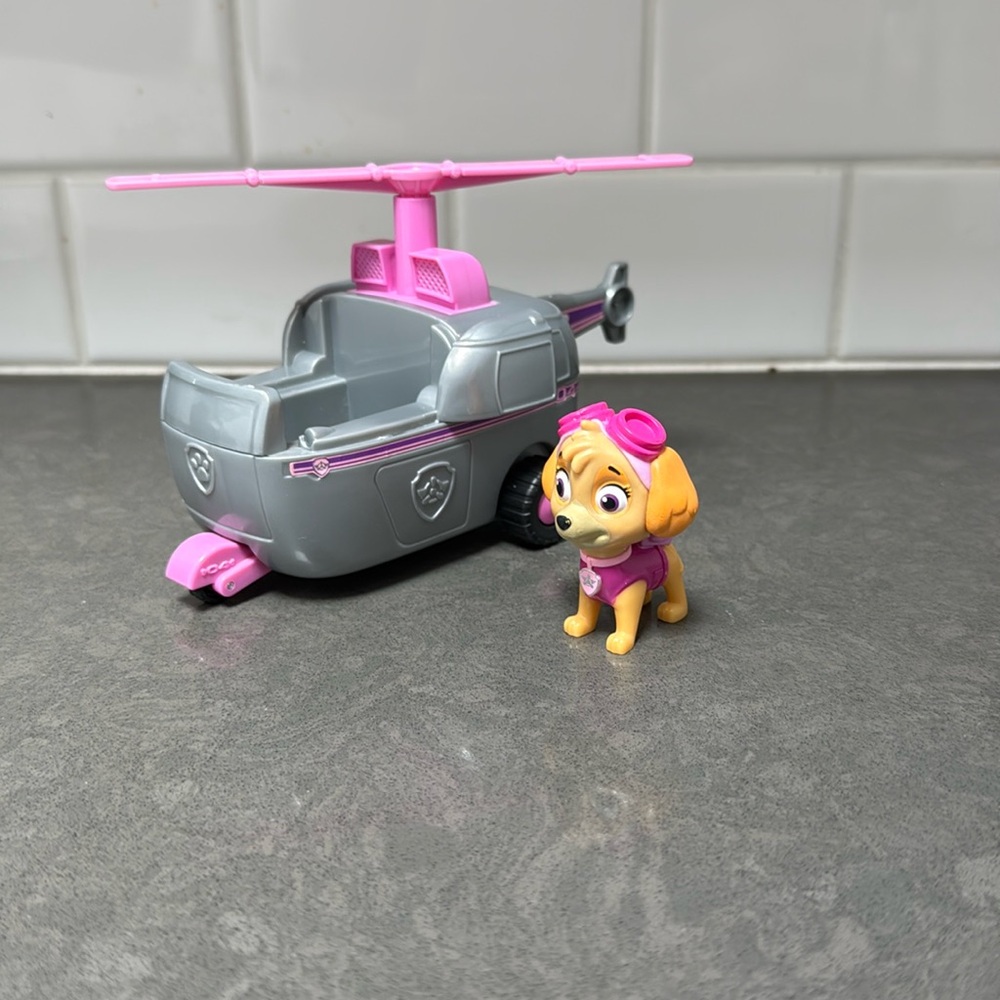 Paw Patrol Skye’s Helicopter Vehicle with Collectible Figure